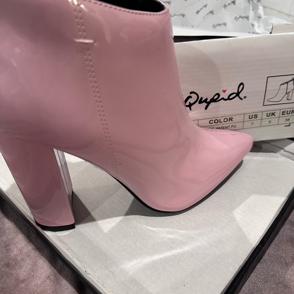 Qupid Women's Pink Ankle Boots